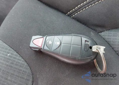 2017 Jeep Cherokee Latitude 4X4 z USA, uszkodzony, nr VIN 1C4PJMCB3HW563746